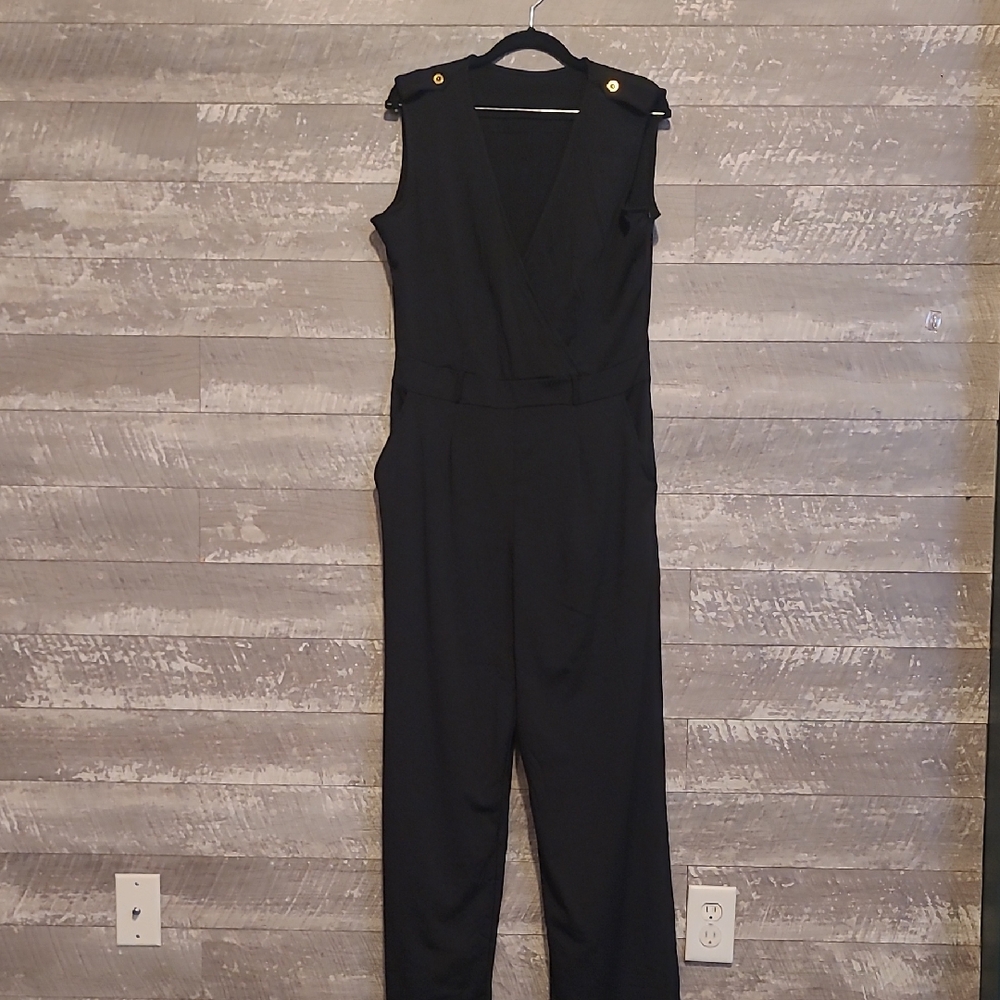 Amazon Essentials Black Sleeveless Jumpsuit